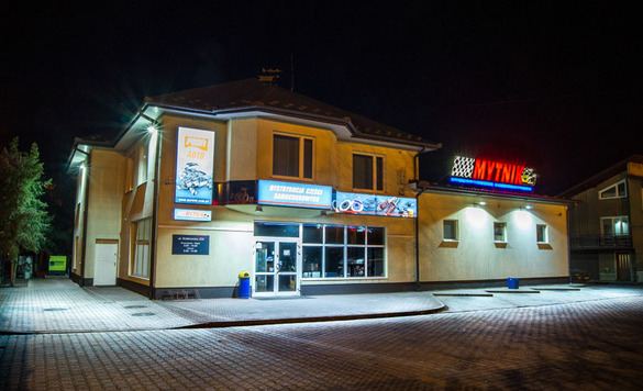Zdjęcia sklep samochodowy MYTNIK w Tarnów