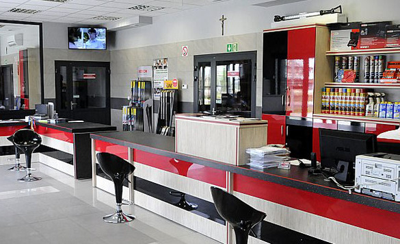 Zdjęcia sklep samochodowy Auto Centrum BIELA w Rogoźnik 